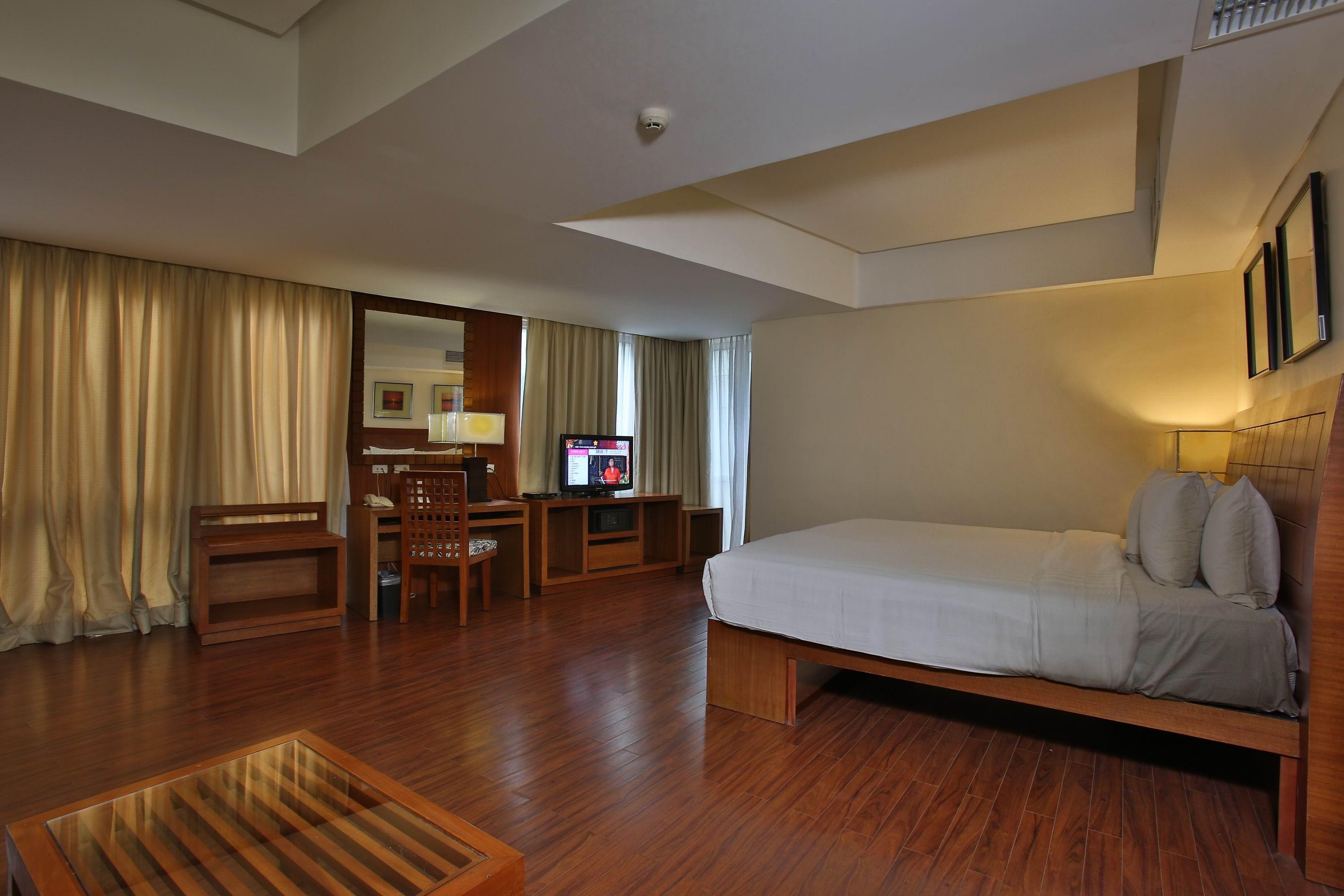 Crown Regency Hotel & Towers セブ市 エクステリア 写真