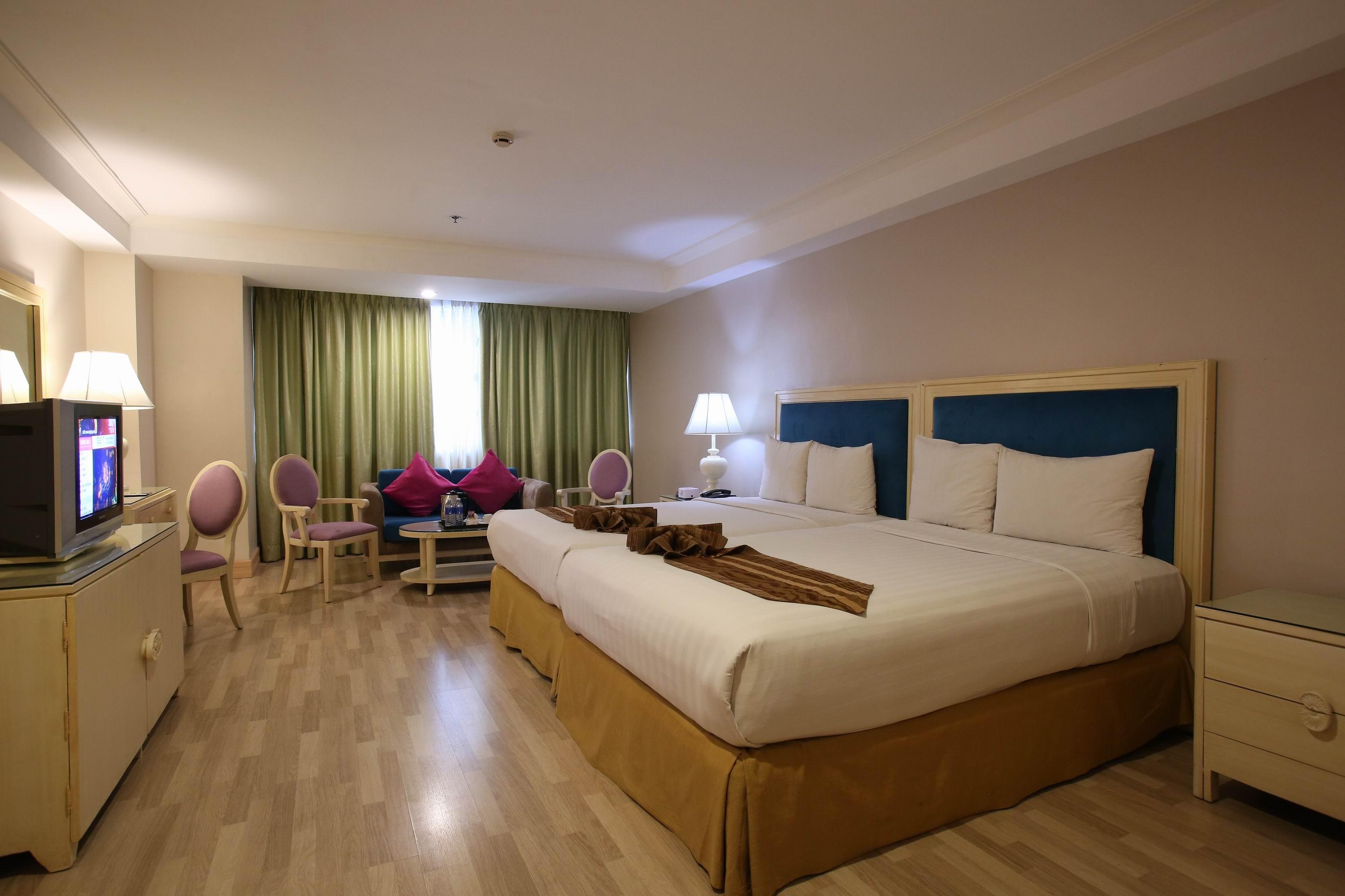 Crown Regency Hotel & Towers セブ市 エクステリア 写真