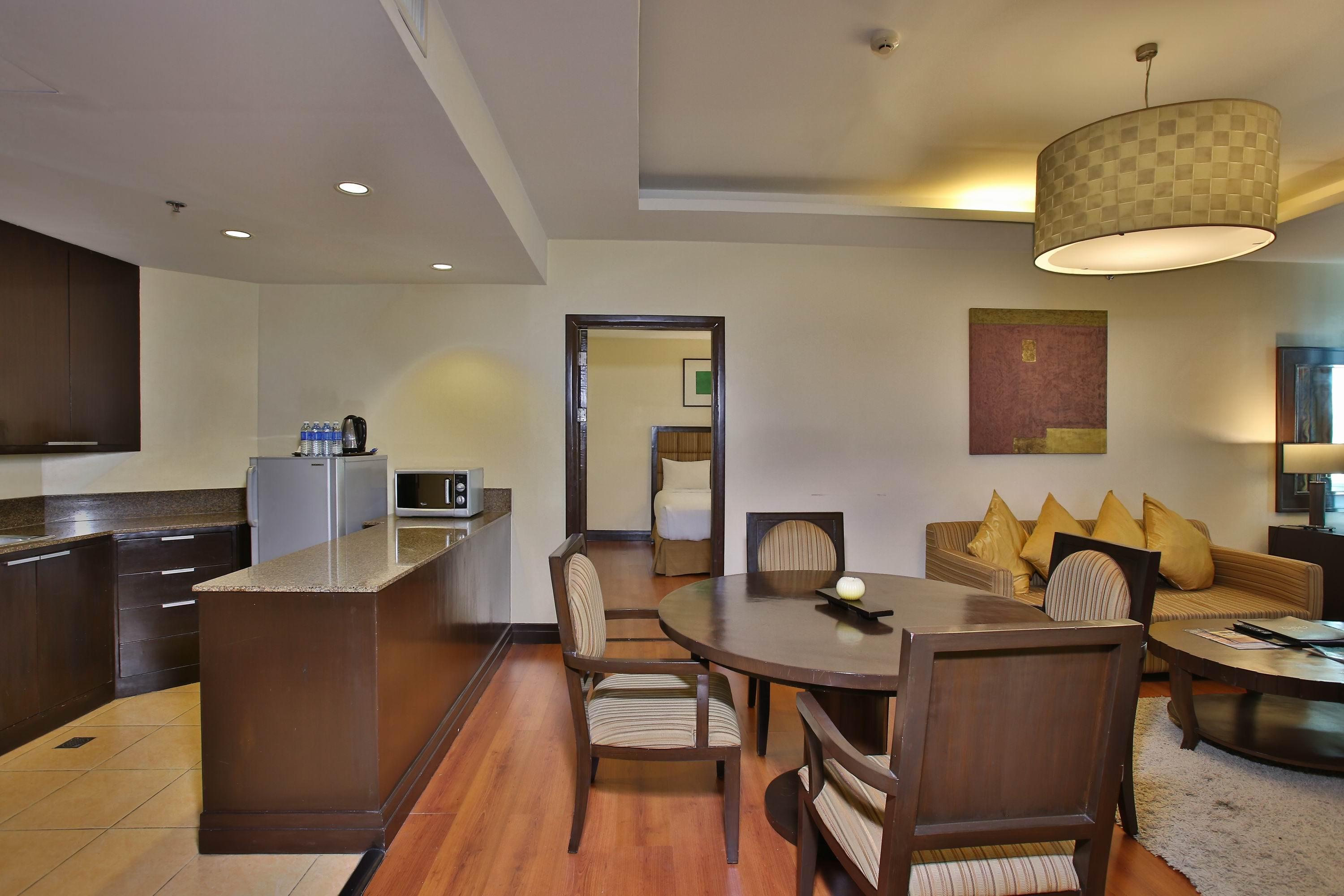Crown Regency Hotel & Towers セブ市 エクステリア 写真