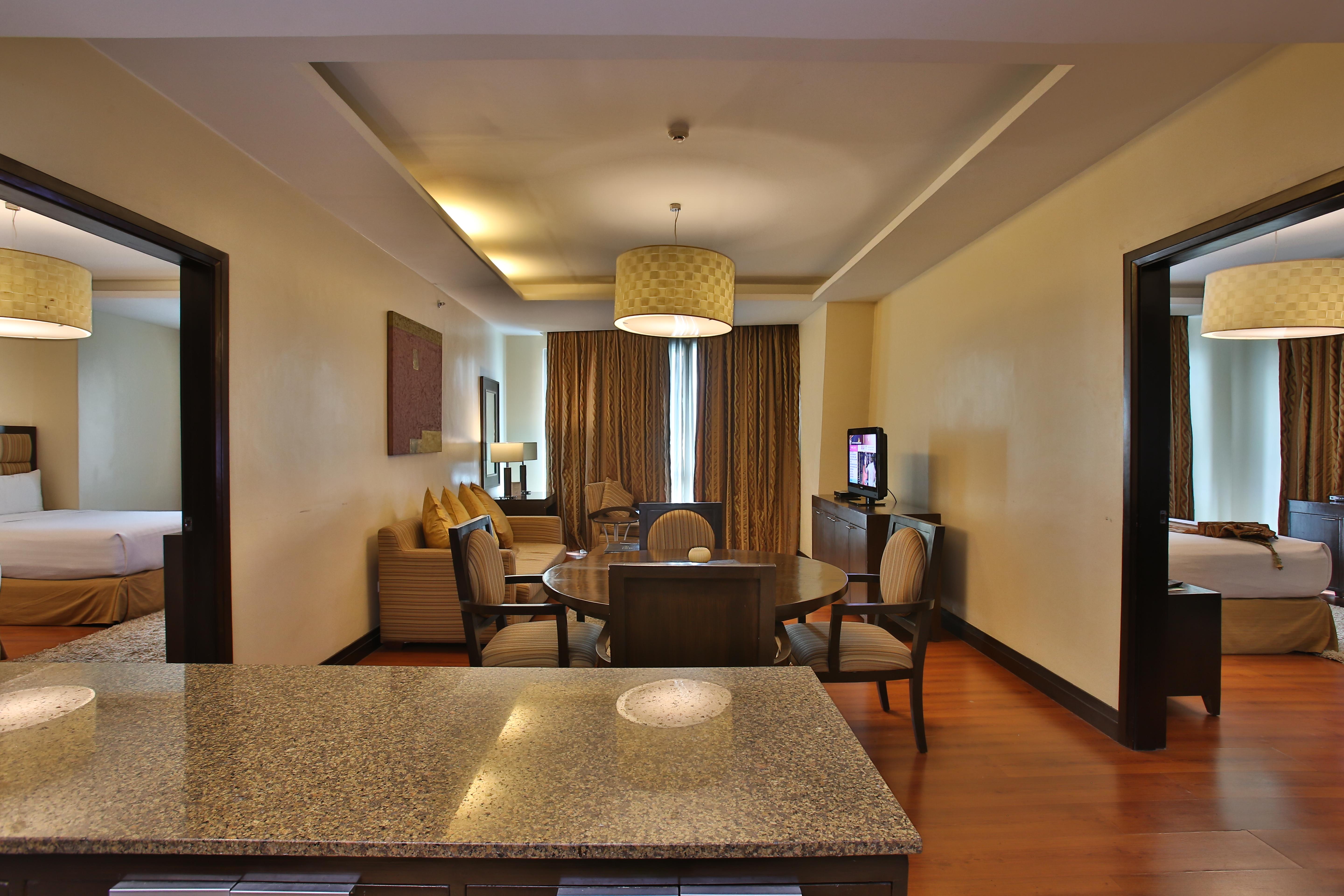 Crown Regency Hotel & Towers セブ市 エクステリア 写真